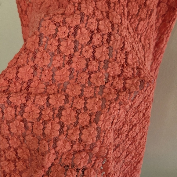 Lovely 153 | Coral Orange Lace Unlined High-Low Tunic Top Size Small - Picture 6 of 8